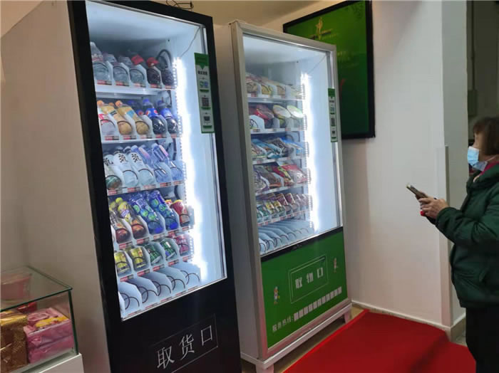 四川中青旅綿陽(yáng)分社、綿陽(yáng)市中旅假日旅行社、綿陽(yáng)自來(lái)文化傳播有限公司24H自助售貨服務(wù)盛大開(kāi)業(yè)