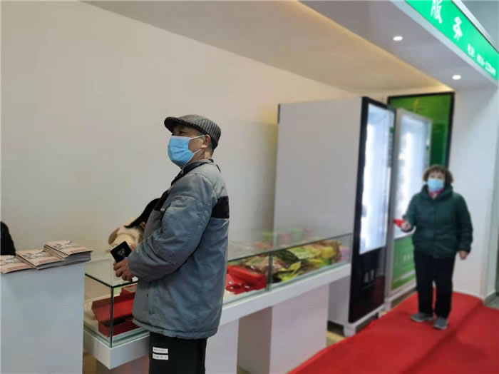 四川中青旅綿陽(yáng)分社、綿陽(yáng)市中旅假日旅行社、綿陽(yáng)自來(lái)文化傳播有限公司24H自助售貨服務(wù)盛大開(kāi)業(yè)