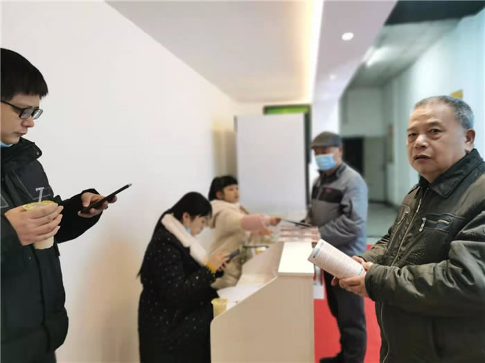 四川中青旅綿陽(yáng)分社、綿陽(yáng)市中旅假日旅行社、綿陽(yáng)自來(lái)文化傳播有限公司24H自助售貨服務(wù)盛大開(kāi)業(yè)