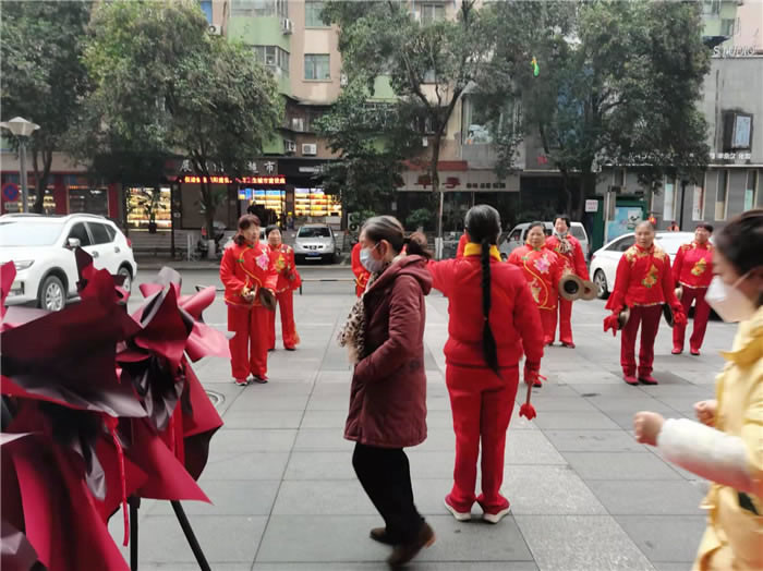 四川中青旅綿陽(yáng)分社、綿陽(yáng)市中旅假日旅行社、綿陽(yáng)自來(lái)文化傳播有限公司24H自助售貨服務(wù)盛大開(kāi)業(yè)