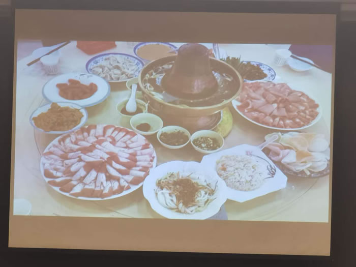 綿陽(yáng)中旅行假日旅行社舉行胡楊林、南疆專(zhuān)列推薦會(huì)